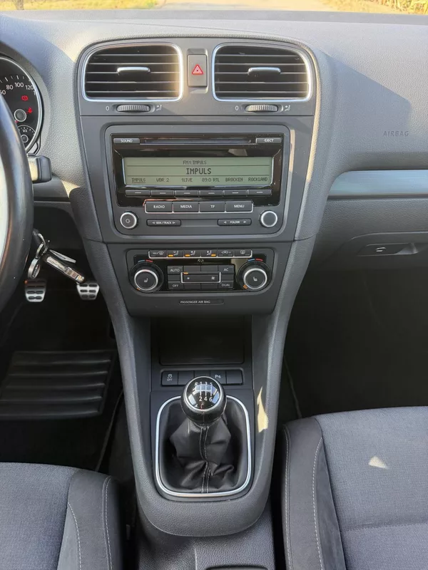 Volkswagen Golf VI 1,4i16V STYLE 1 MAJITEL - foto 38