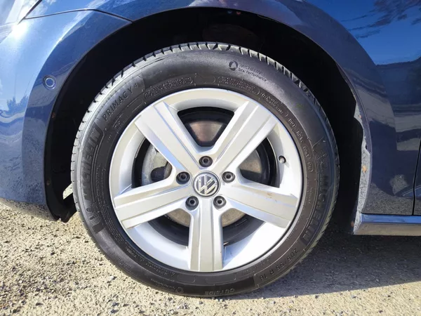 Volkswagen Golf 7 1,4TSI 90kW LED OSRAM 8xALU - foto 12