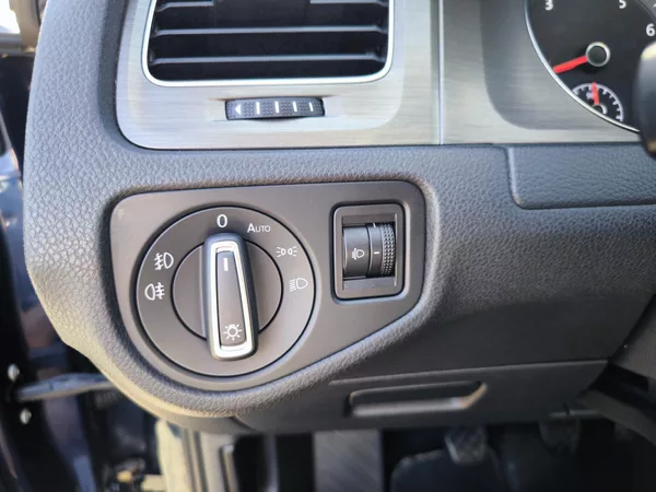 Volkswagen Golf 7 1,4TSI 90kW LED OSRAM 8xALU - foto 54