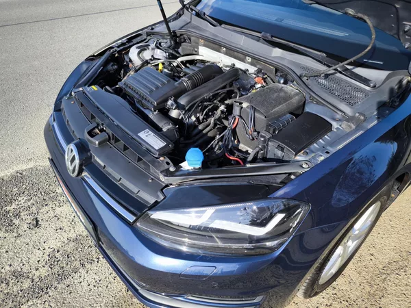 Volkswagen Golf 7 1,4TSI 90kW LED OSRAM 8xALU - foto 67