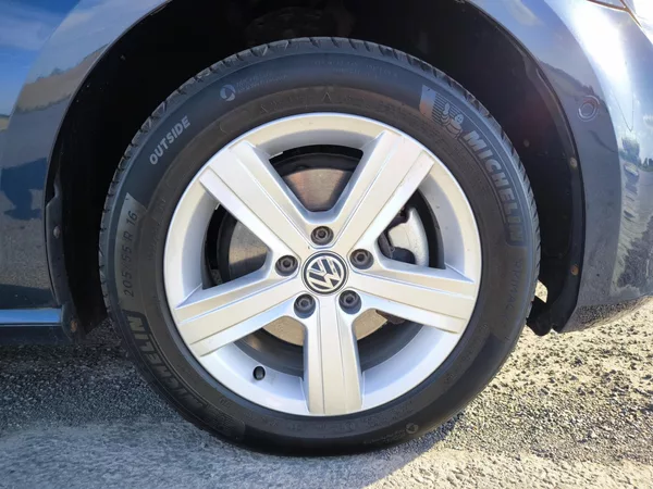 Volkswagen Golf 7 1,4TSI 90kW LED OSRAM 8xALU - foto 72