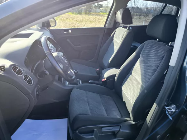 Volkswagen Golf Plus VI 1,6MPI 75kW SERVISKA 1MAJ. - foto 17