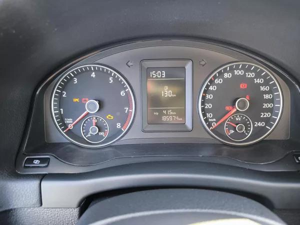 Volkswagen Golf Plus VI 1,6MPI 75kW SERVISKA 1MAJ. - foto 38