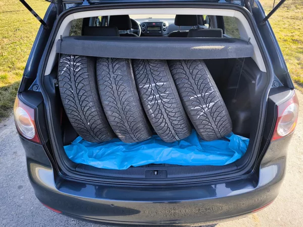 Volkswagen Golf Plus VI 1,6MPI 75kW SERVISKA 1MAJ. - foto 43