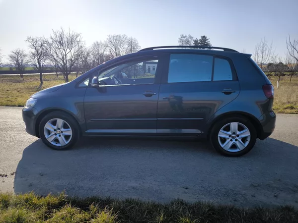 Volkswagen Golf Plus VI 1,6MPI 75kW SERVISKA 1MAJ. - foto 8