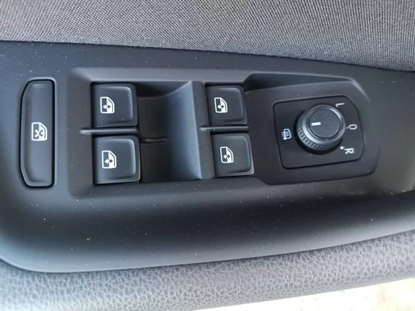 Volkswagen Passat 2,0TDI 110kW VIRTUAL LED 1MAJ - foto 15