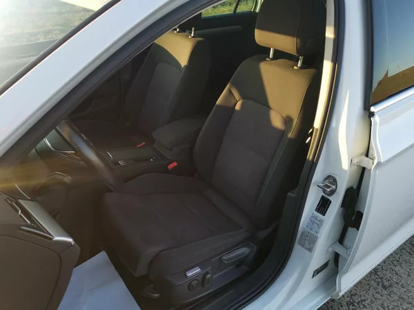 Volkswagen Passat 2,0TDI 110kW VIRTUAL LED 1MAJ - foto 16