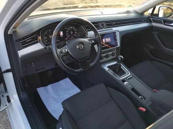 Volkswagen Passat 2,0TDI 110kW VIRTUAL LED 1MAJ - foto 17