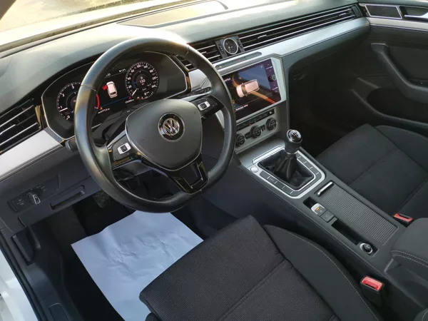 Volkswagen Passat 2,0TDI 110kW VIRTUAL LED 1MAJ - foto 22
