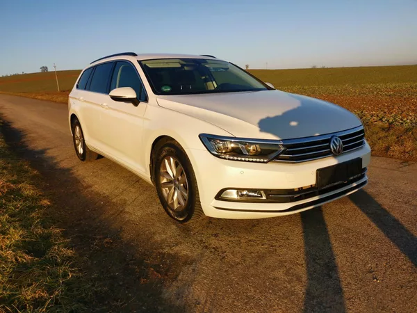 Volkswagen Passat 2,0TDI 110kW VIRTUAL LED 1MAJ - foto 3