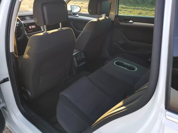 Volkswagen Passat 2,0TDI 110kW VIRTUAL LED 1MAJ - foto 35