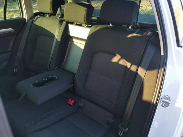 Volkswagen Passat 2,0TDI 110kW VIRTUAL LED 1MAJ - foto 37