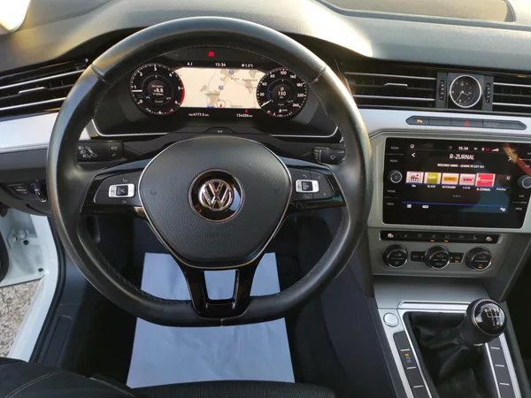 Volkswagen Passat 2,0TDI 110kW VIRTUAL LED 1MAJ - foto 46