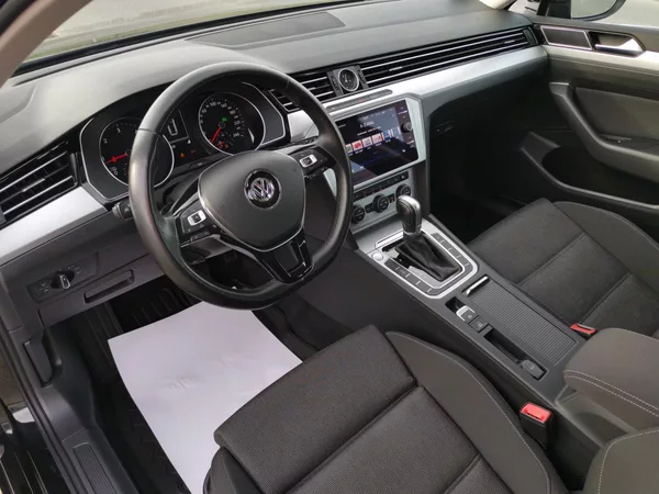 Volkswagen Passat 2,0TDI DSG110kW ACC MATRIX LED - foto 24