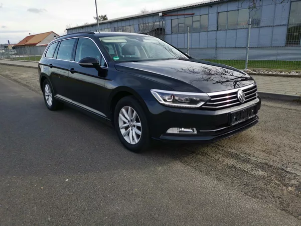 Volkswagen Passat 2,0TDI DSG110kW ACC MATRIX LED - foto 3