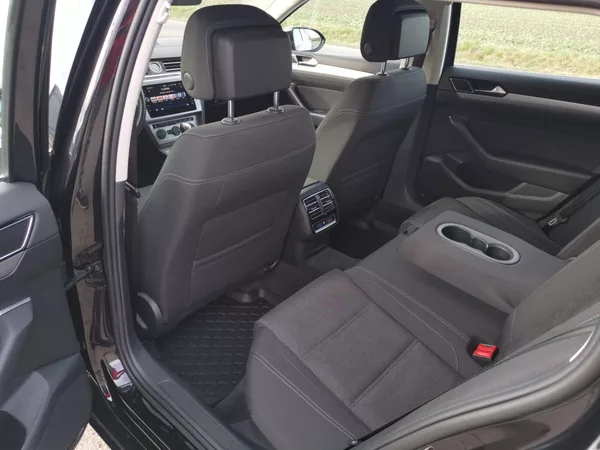 Volkswagen Passat 2,0TDI DSG110kW ACC MATRIX LED - foto 31