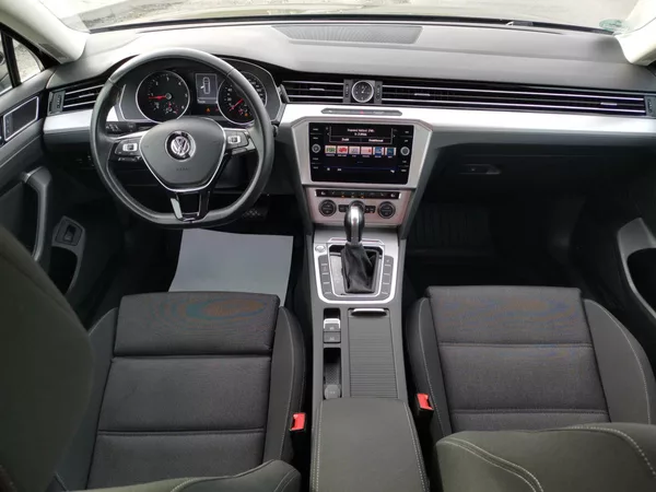 Volkswagen Passat 2,0TDI DSG110kW ACC MATRIX LED - foto 36