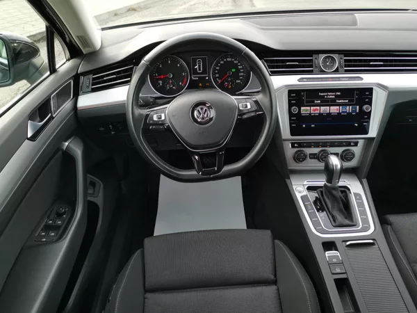 Volkswagen Passat 2,0TDI DSG110kW ACC MATRIX LED - foto 38