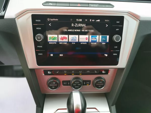 Volkswagen Passat 2,0TDI DSG110kW ACC MATRIX LED - foto 50