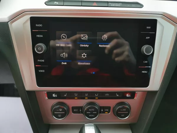 Volkswagen Passat 2,0TDI DSG110kW ACC MATRIX LED - foto 53