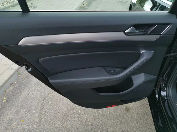 Volkswagen Passat HIGHLINE*110KW*LED*ALCANTARA* - foto 40