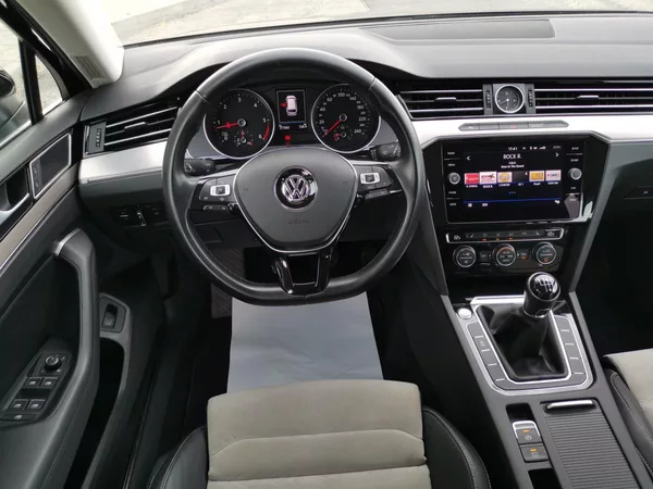 Volkswagen Passat HIGHLINE*110KW*LED*ALCANTARA* - foto 45