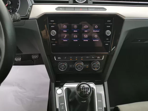 Volkswagen Passat HIGHLINE*110KW*LED*ALCANTARA* - foto 48