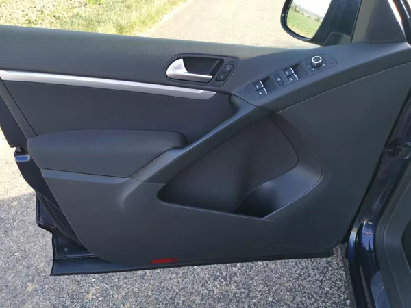 Volkswagen Tiguan 2,0TDI 130kW DSG ICUP 4x4 1MAJ - foto 16