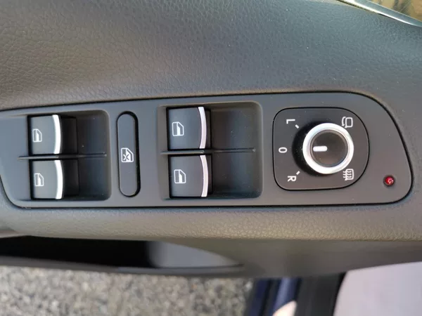 Volkswagen Tiguan 2,0TDI 130kW DSG ICUP 4x4 1MAJ - foto 17