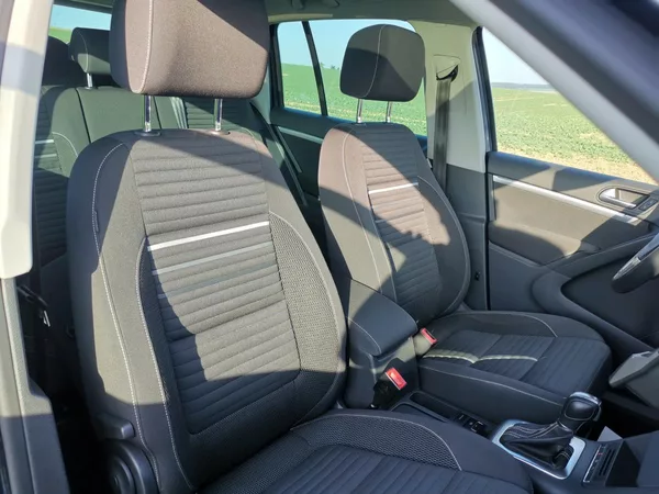 Volkswagen Tiguan 2,0TDI 130kW DSG ICUP 4x4 1MAJ - foto 30