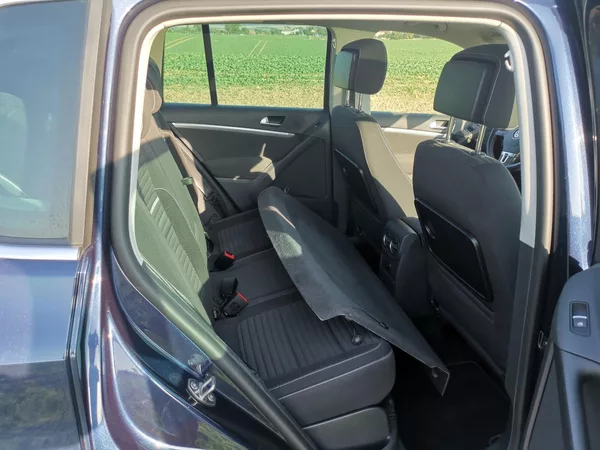 Volkswagen Tiguan 2,0TDI 130kW DSG ICUP 4x4 1MAJ - foto 31