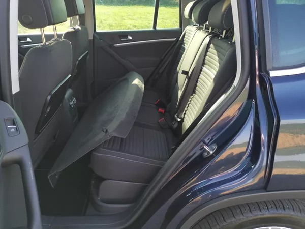Volkswagen Tiguan 2,0TDI 130kW DSG ICUP 4x4 1MAJ - foto 36