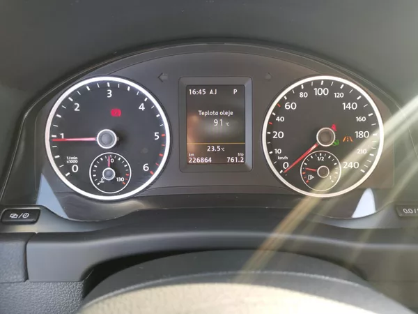 Volkswagen Tiguan 2,0TDI 130kW DSG ICUP 4x4 1MAJ - foto 51