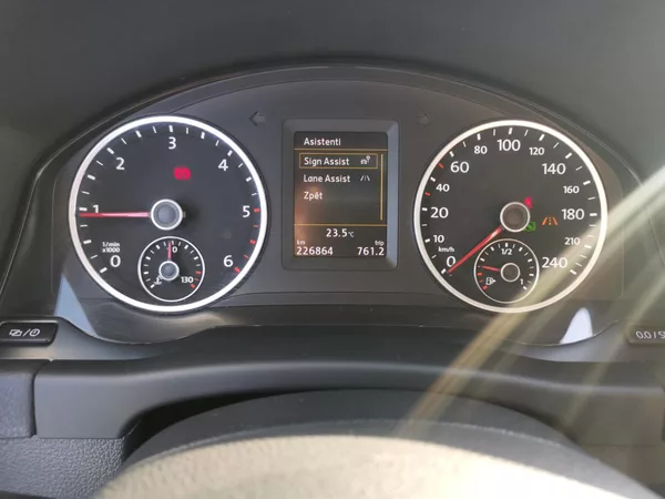 Volkswagen Tiguan 2,0TDI 130kW DSG ICUP 4x4 1MAJ - foto 52