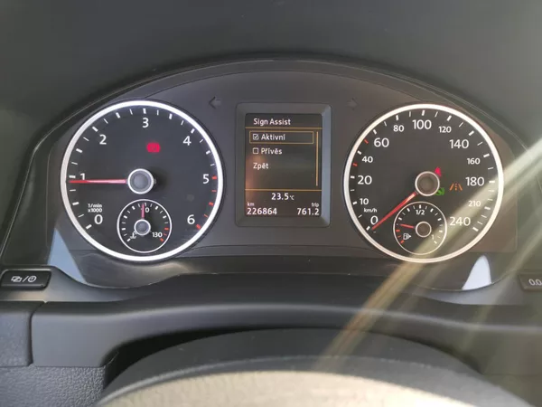 Volkswagen Tiguan 2,0TDI 130kW DSG ICUP 4x4 1MAJ - foto 53