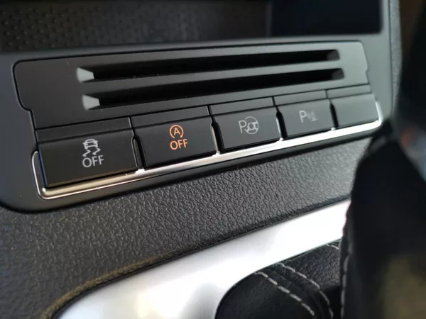 Volkswagen Tiguan 2,0TDI 130kW DSG ICUP 4x4 1MAJ - foto 64
