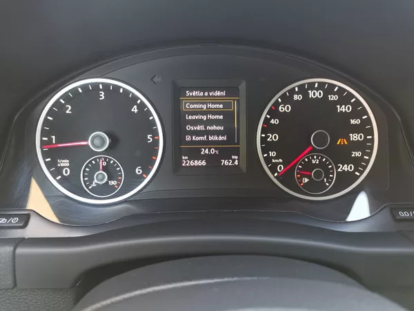 Volkswagen Tiguan 2,0TDI 130kW DSG ICUP 4x4 1MAJ - foto 70