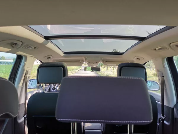 Volkswagen Tiguan 2,0TDI 130kW DSG ICUP 4x4 1MAJ - foto 77