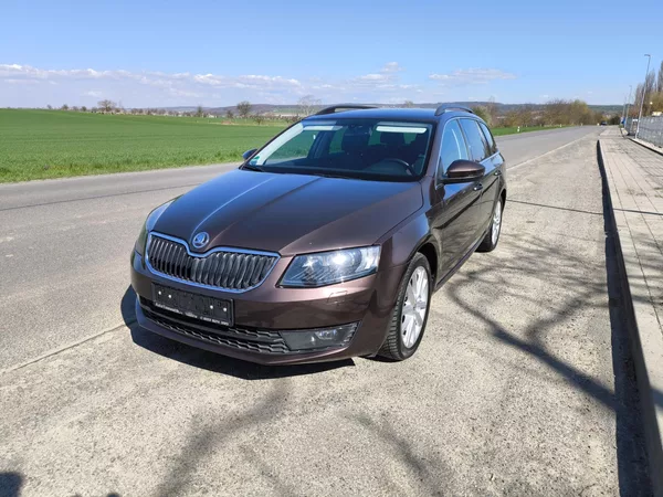 Škoda Octavia 1,6TDI DSG STYLE*VELKÝ SERVIS*