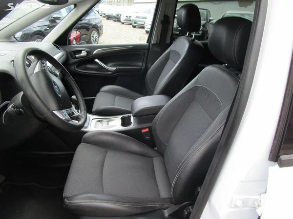 Ford S-MAX - foto 11