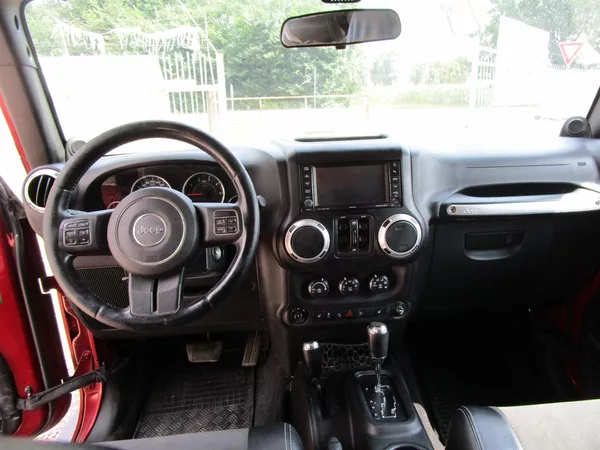 Jeep Wrangler 2,8D-147KW-4x4+NOVÝ OLEJ - foto 12