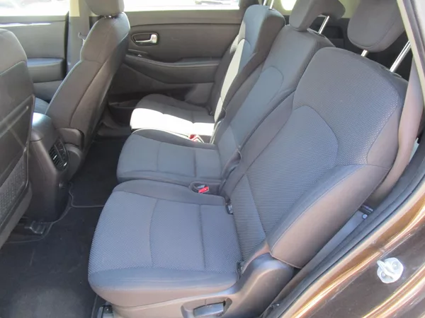 Kia Carens - foto 10