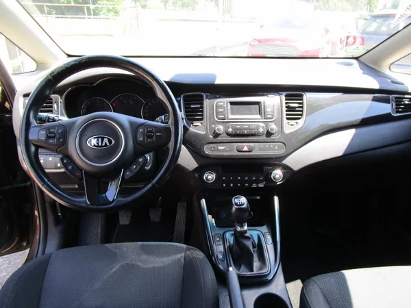 Kia Carens - foto 11