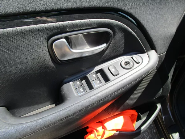 Kia Carens - foto 12
