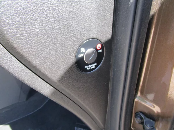 Kia Carens - foto 18