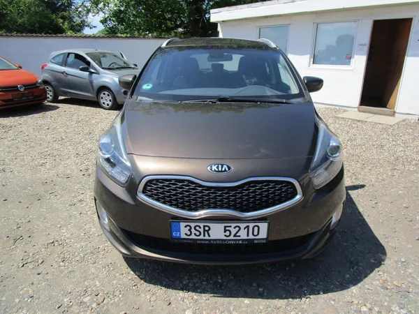 Kia Carens - foto 2