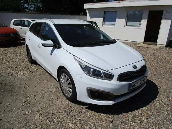 Kia Ceed 1,6-99KW-KOUPENO V ČR+NOVÁ STK
