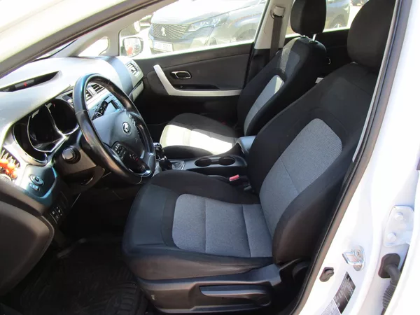Kia Ceed 1,6-99KW-KOUPENO V ČR+NOVÁ STK - foto 7