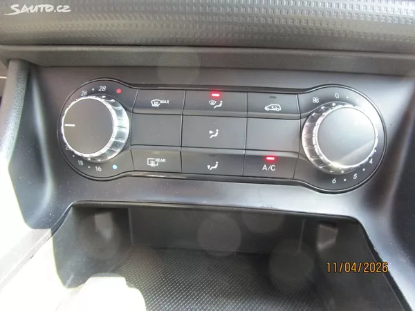 Mercedes-Benz Třídy A 1,6-90KW-NOVÝ OLEJ+FILTRY - foto 19