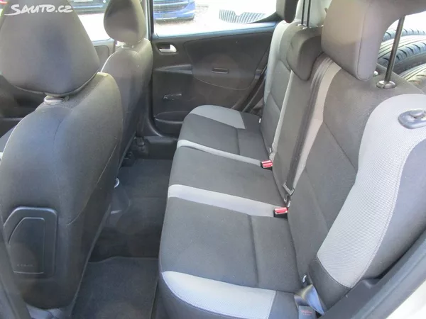 Peugeot 207 1,4 - 54KW + BATERIE - foto 12